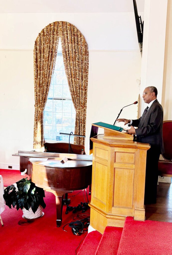 Rev. Dr. DeForest “Buster” Soaries, former Secretary of State of New Jersey and Pastor Emeritus of First Baptist Church of Lincoln Gardens (NJ), delivers remarks during the installation.